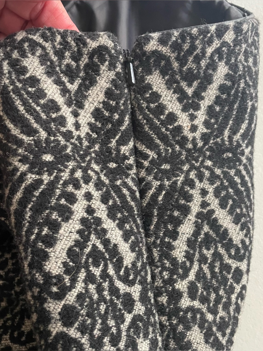 Talbots Black and Grey Damask Wool Blend Lined Skirt with Back Zipper, size 14 - Picture 4 of 9